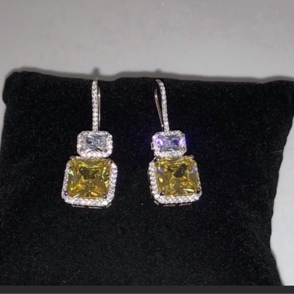 14k 5ct Canary Earrings - Picture 6 of 11